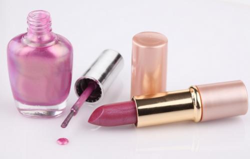 皮肤黑涂什么口红好看 皮肤黑适合什么颜色的口红