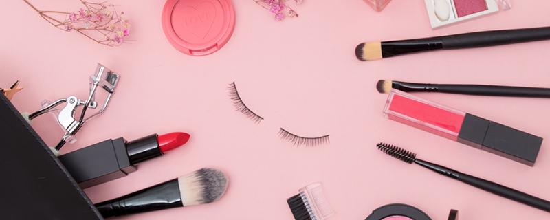 化妆需要哪些工具和化妆品 化妆需要注意的事项