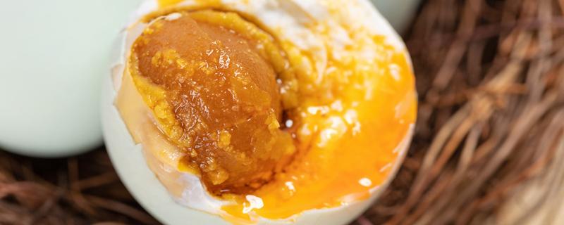 鸭蛋怎么腌制出油好吃不咸 鸭蛋腌制多少天能吃