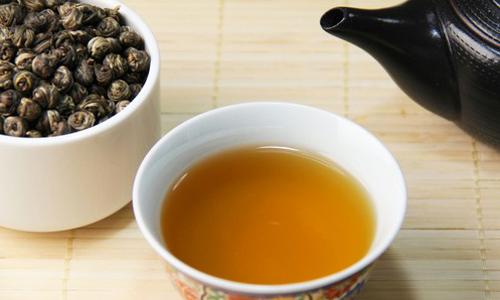 西洋参可以和什么一起泡水喝 西洋参泡水的最佳搭配