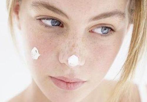 女人长斑是什么原因 怎样淡化色斑呢