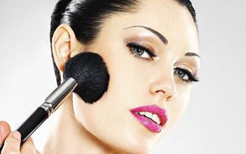 女人脸上长斑的原因 8个坏习惯你要警惕