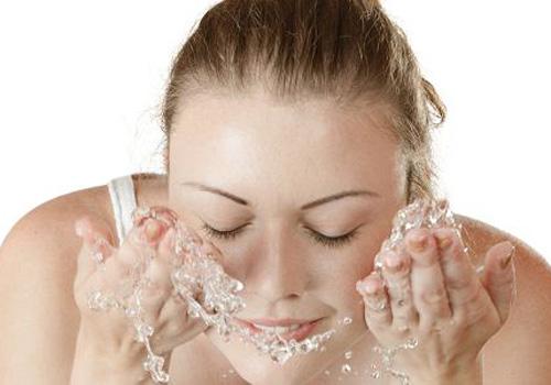 经常用白醋洗脸有什么用 4大美肤功效要知道