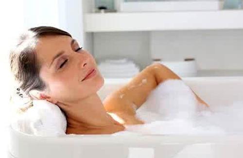 冬天后背长痘痘怎么办 做到9点让痘痘不再找你