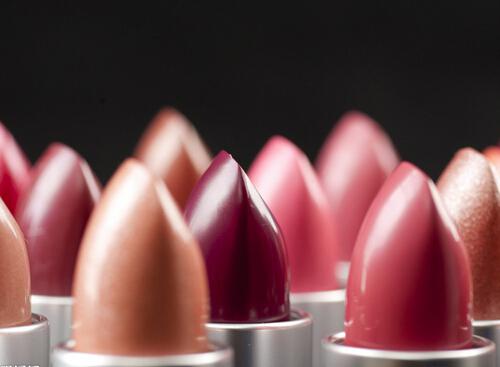 唇膏可以当眼霜用吗