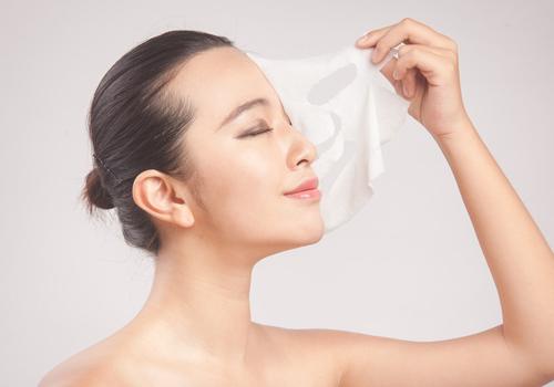 敷面膜后要用洗面奶洗脸吗 敷面膜后要用护肤品吗