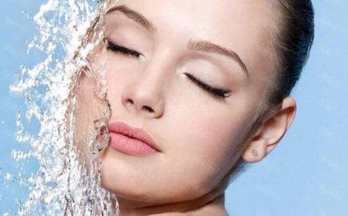 卸妆水用完不洗可以吗