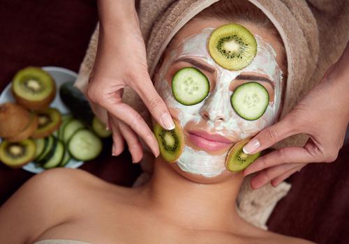 黄瓜敷脸切片多厚度 原来黄瓜面膜是这么做的