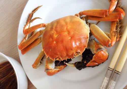 螃蟹和西红柿能一起吃吗 螃蟹和西红柿一起吃有什么好处