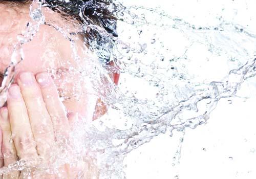 用白醋洗脸能去雀斑吗 用白醋去雀斑居然会这样