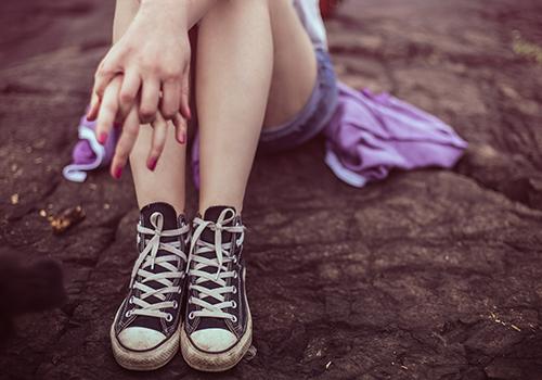 用打火机烧腿毛还长吗