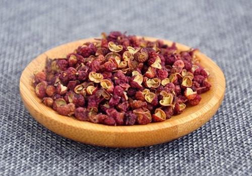 花椒泡酒能治颈椎病吗 花椒泡酒怎么泡