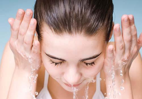 绿茶洗脸能祛痘吗 绿茶洗脸居然有这么多神奇的功效