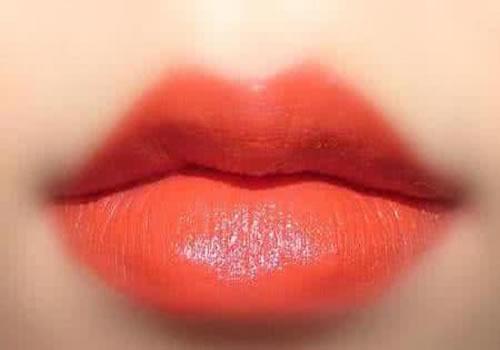 口红掉色吃了有害处吗 还在担心吃口红会中毒吗？看完这些你就不怕了！
