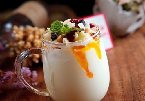 老酸奶能做面膜吗