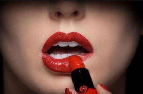 卸妆水可以卸口红吗