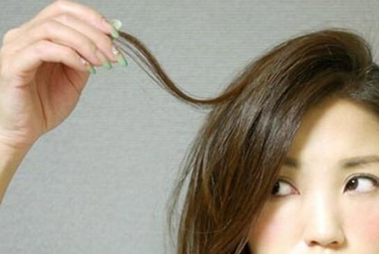 头发白是什么原因引起的 想要使白发逆转为黑发的快看过来！