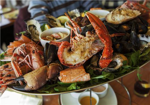 吃什么脸上容易长痘 必需远离的5种饮食