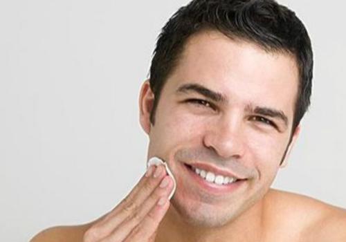 男人毛孔粗大是什么原因 如何改善毛孔粗大