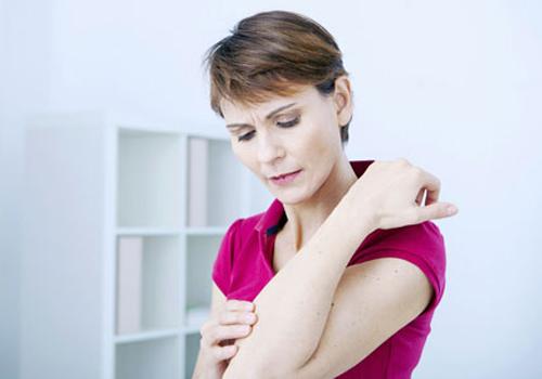 冬天皮肤瘙痒的原因 6大原因让你奇痒难耐