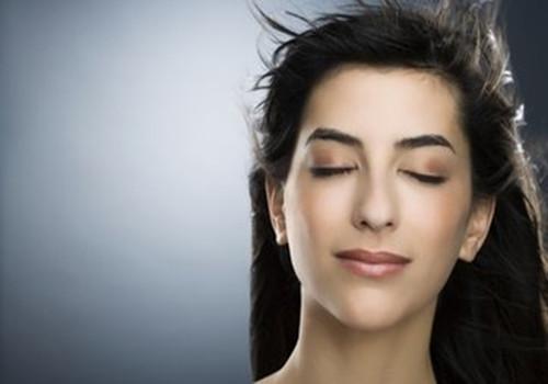 切开双眼皮多久消肿