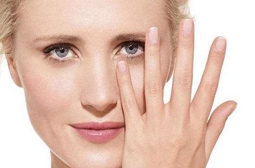 遮瑕膏和bb霜哪个先用