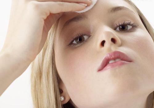 敷面膜后长痘痘是怎么回事 5点千万要注意