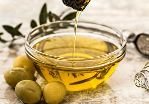 橄榄油按摩后要洗掉吗 橄榄油按摩后不洗掉好吗