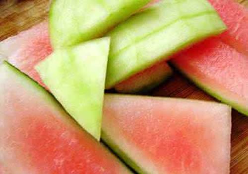 西瓜皮敷脸可以不洗吗 如果不洗会怎样？