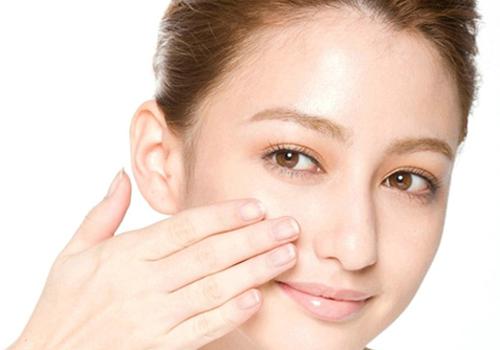 白糖洗脸去痘印法