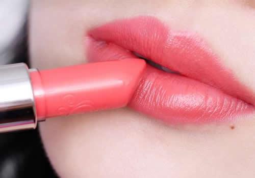 口红掉色正常吗 口红掉色怎么办
