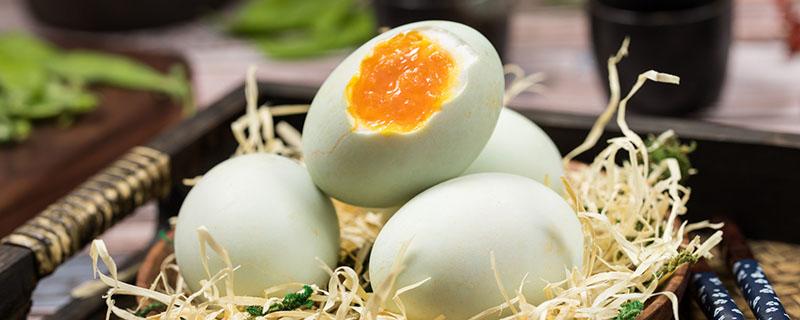 发臭的咸鸭蛋还能吃吗 臭咸鸭蛋对人体有害吗