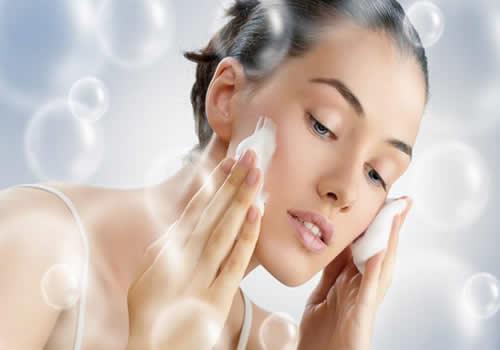 防晒乳要用洗面奶洗吗 除了洗面奶,还要用这个东西