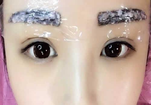 敏感性皮肤可以纹眉吗 因人而异，每个人的敏感程度都不同！