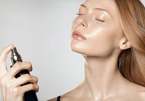 防晒喷雾和散粉哪个先用 防晒喷雾的作用