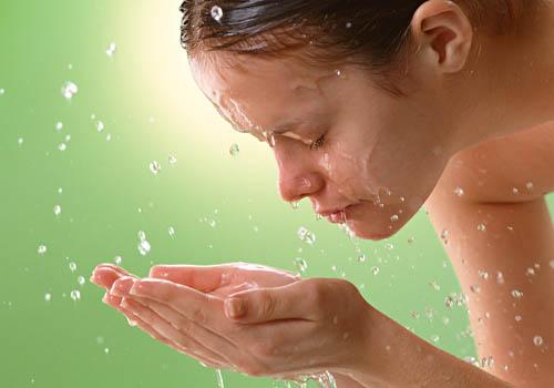 长痘痘可以用硫磺皂洗脸吗 硫磺皂洗脸好不好