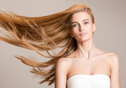 如何保持头发水润 错误吹干头发方式导致头发受损
