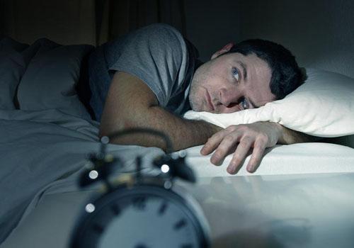 男性更年期失眠怎么治 4招助你睡个好觉