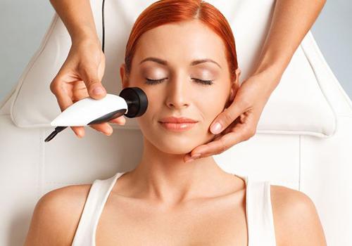 鼻子上的黑头怎么去掉 7大妙招助你快速和黑头说拜拜