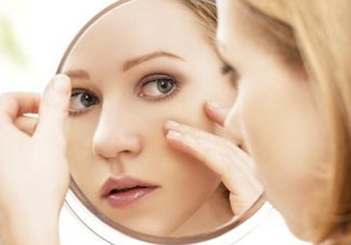 痘印怎么快速去除 6招轻松摆脱顽固痘印