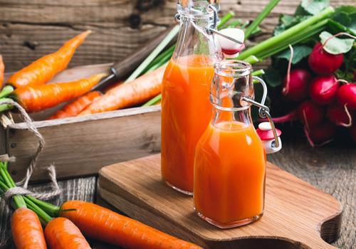胡萝卜汁早上喝好还是晚上喝好 胡萝卜汁这个时候喝最好