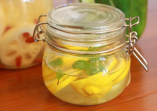 天生皮肤黑吃什么变白