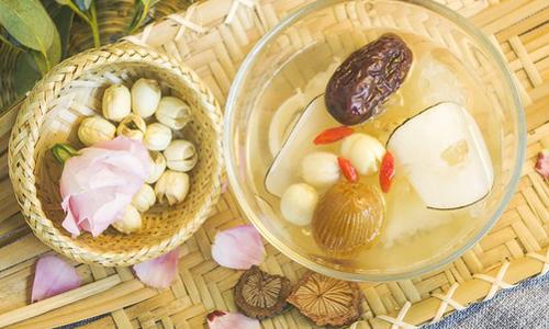 莲子和百合可以一起煮吗 莲子和百合的功效和作用