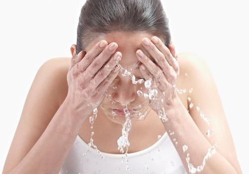 珍珠粉洗脸能天天用吗 天天用珍珠粉洗脸的坏处