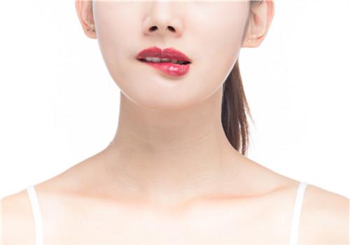 买唇膏要注意哪些问题 如何选择唇膏