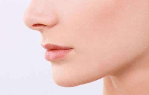 鼻子脱皮是什么原因