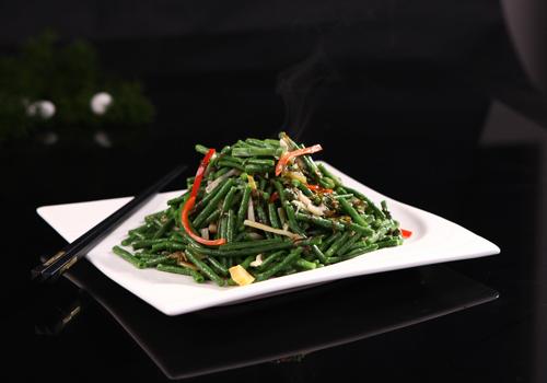 哺乳期可以吃蒜苗吗 哺乳期吃蒜苗回奶吗