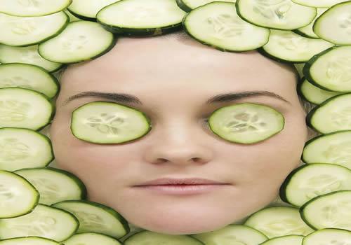 黄瓜敷脸脸会变黄吗 黄瓜敷脸有哪些好处