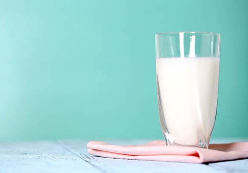 什么样的牛奶不能喝 再喜欢也不行