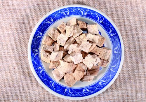 葛根能丰胸吗 野生葛根能丰胸吗